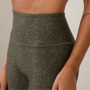 Athleta Elation Ultra High Rise Legging Animal Green Like New Medium Petite